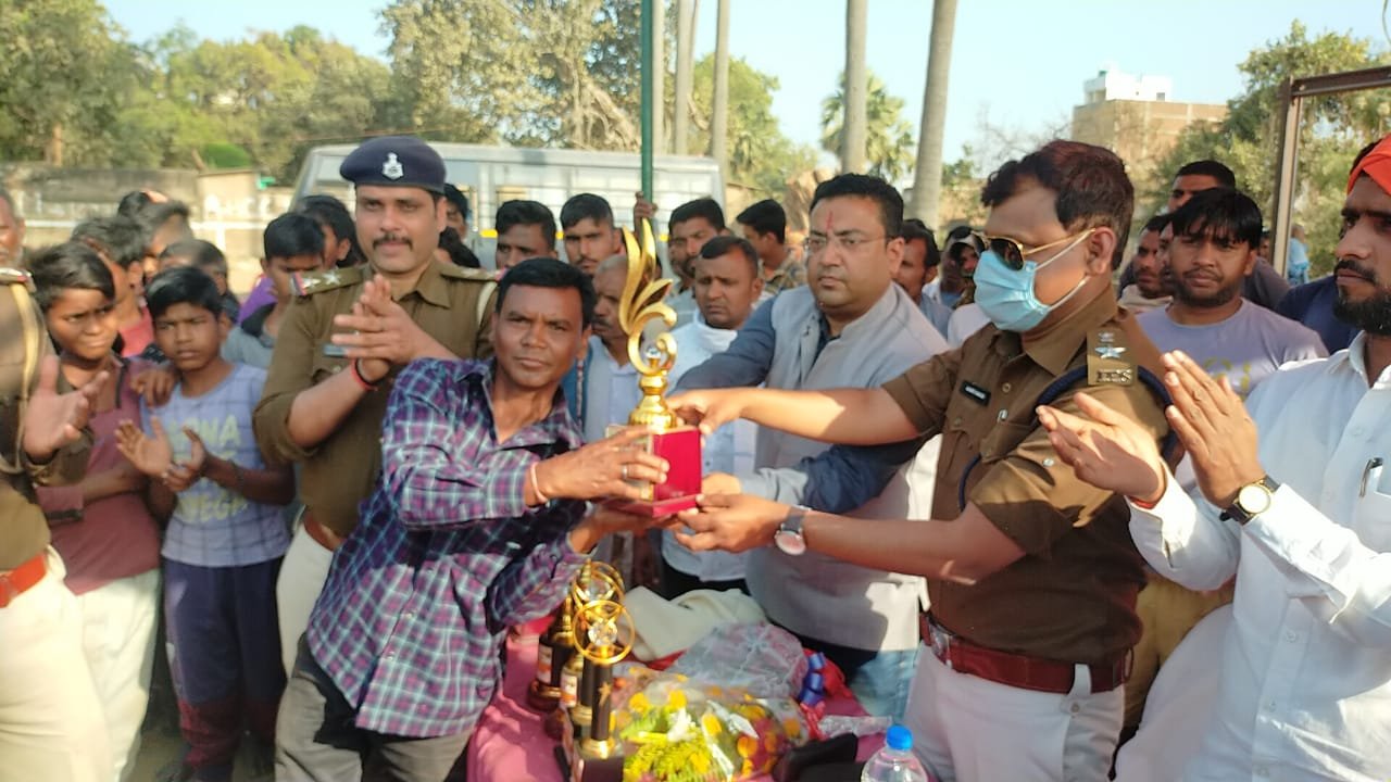 रेल यात्री संघ और जीआरपी ने क्यूल स्टेशन पर किया पुलिस सप्ताह समारोह, 25 पुलिसकर्मी सम्मानित