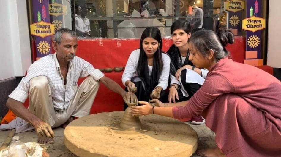 अपना दिया और मोमबत्ती स्वयं बनाएं, बिहार राज्य खादी ग्रामोद्योग बोर्ड की पहल